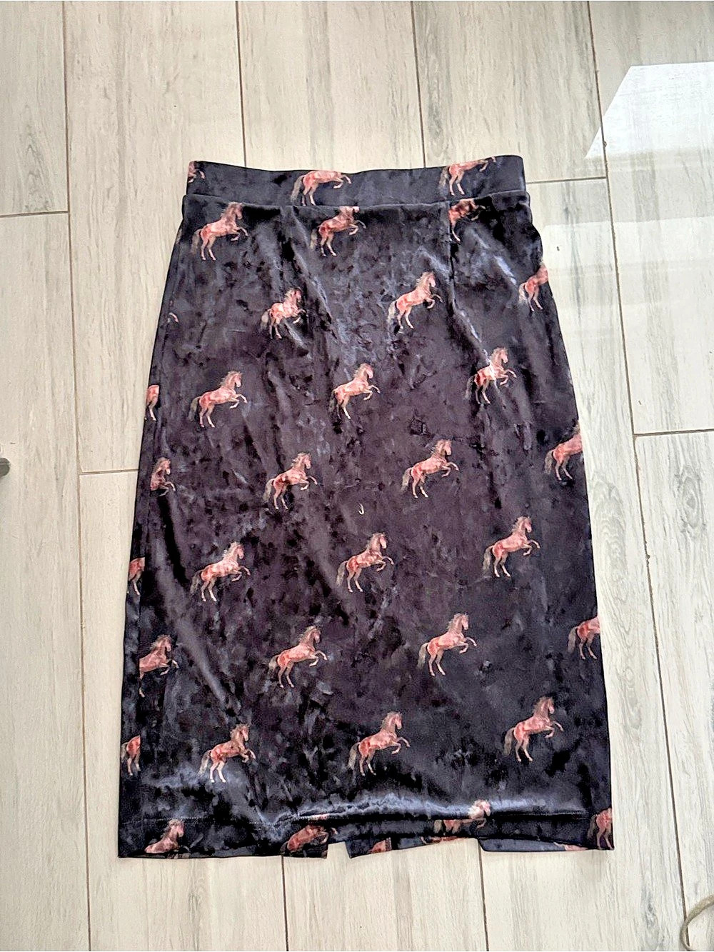 ModCloth Horse Print Midi Skirt Velvet Size Medium Like New